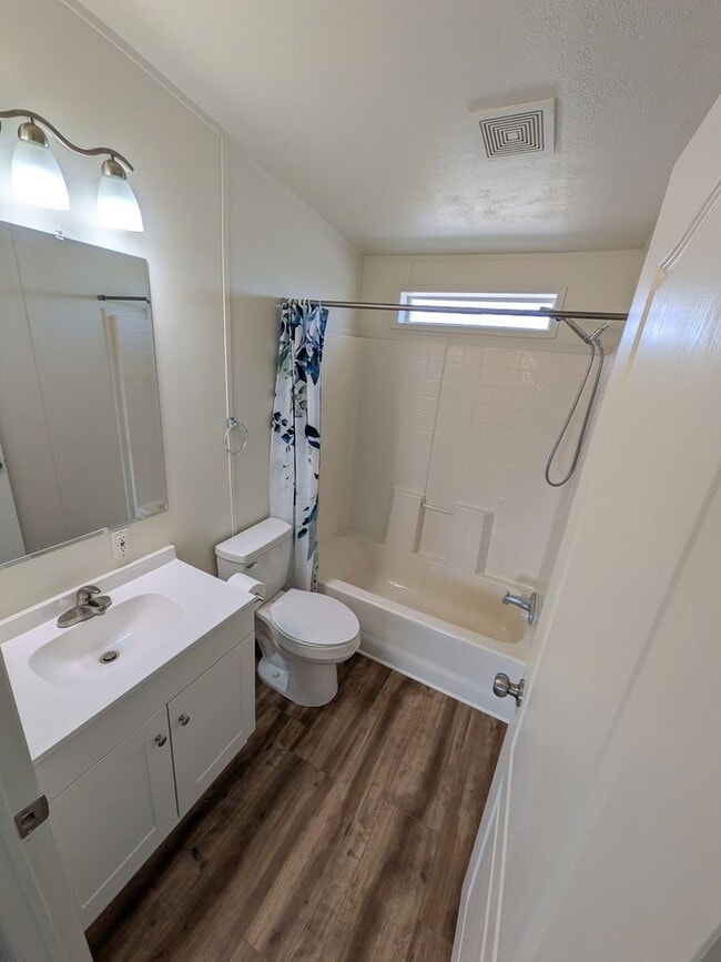 Building Photo - Fallon 3 Bedroom on Large Property