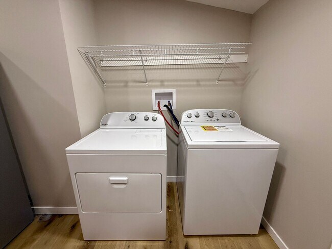 Building Photo - 1025 N 6th St