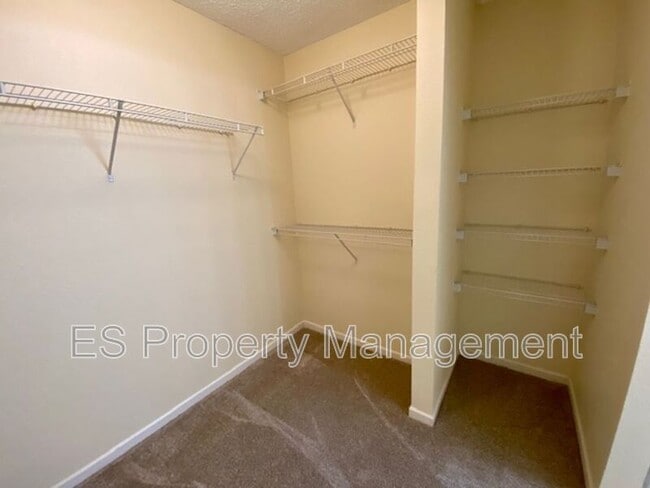 Building Photo - 10264 Cumberland Pointe Blvd