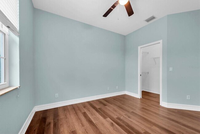 Building Photo - 4027 5th Ave N