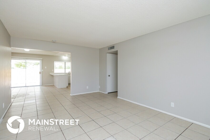 Building Photo - 2355 S Spruce