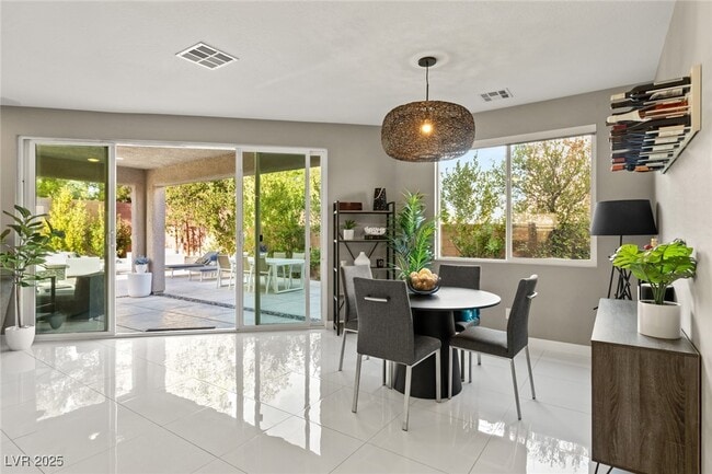 Building Photo - 338 Azar Swan Ave