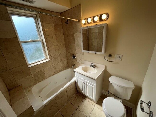 Building Photo - 4606 N Monticello Ave