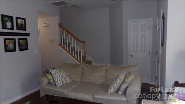 Building Photo - 17804 Delmas Dr