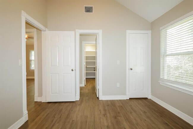 Building Photo - 11730 Twain Dr