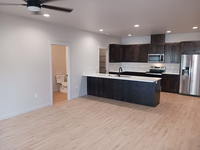 Building Photo - Fantastic Brand New 1 Bedroom Townhouse