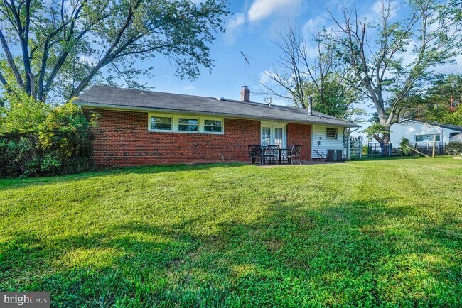 Building Photo - 13209 Thornton Dr