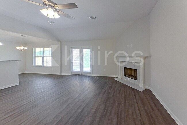 Building Photo - 751 Park Ln