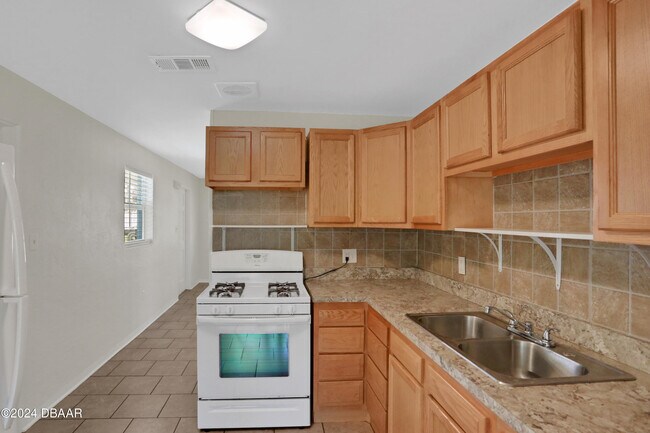 Building Photo - 2669 Anastasia Dr