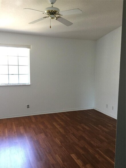 Building Photo - 3881 NW 91st Ter