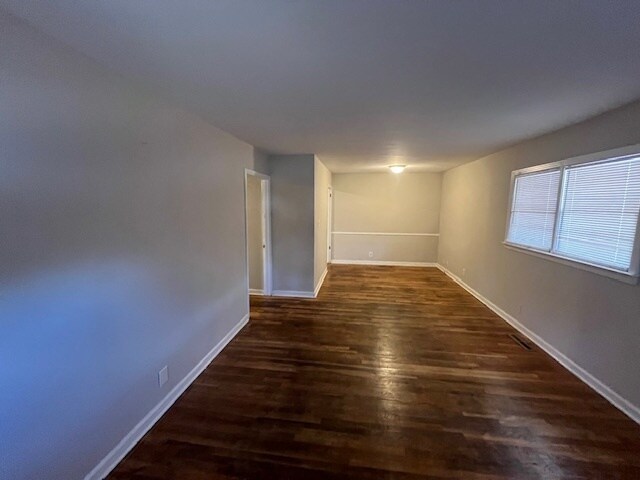 Building Photo - 1808 Sussex Dr