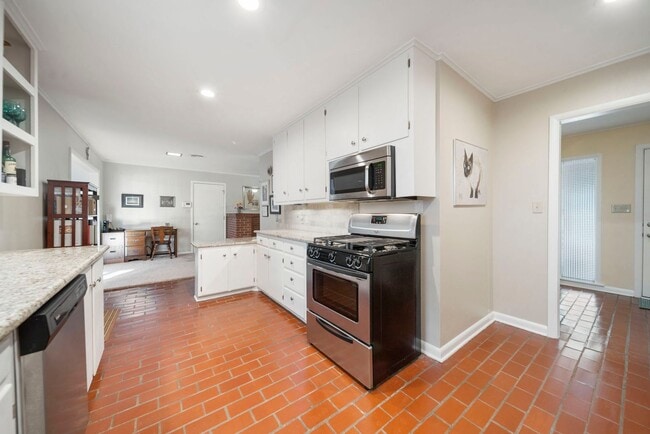 Building Photo - 4518 E 40th St