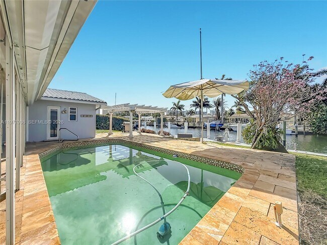 Building Photo - 2770 NE 8th Ct