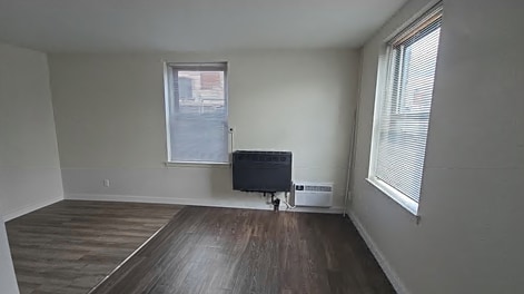 Building Photo - 123 Iowa Ave