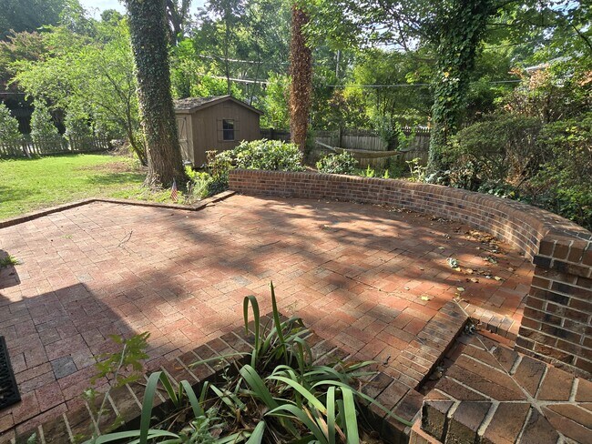 Building Photo - 3703 Hickory Hill Dr