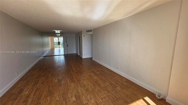 Building Photo - 18151 NE 31st Ct