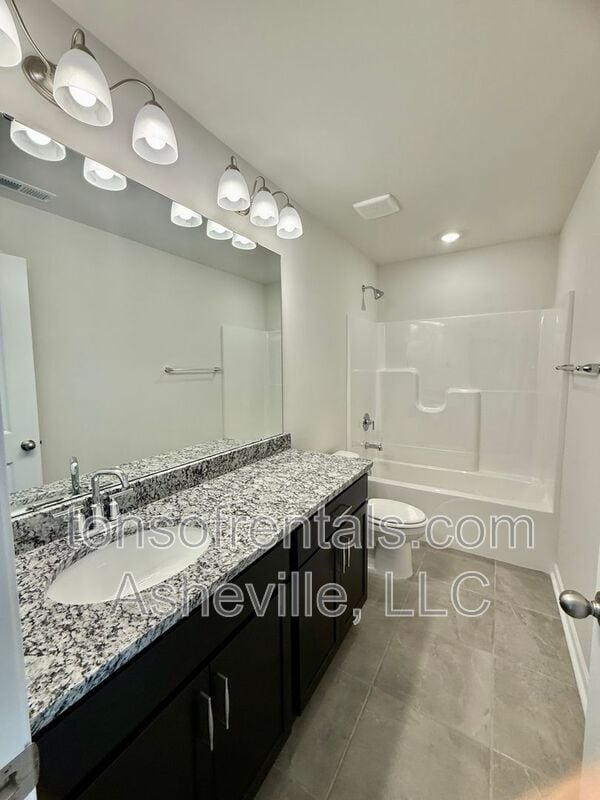 Building Photo - 216 Vly Breeze Rd
