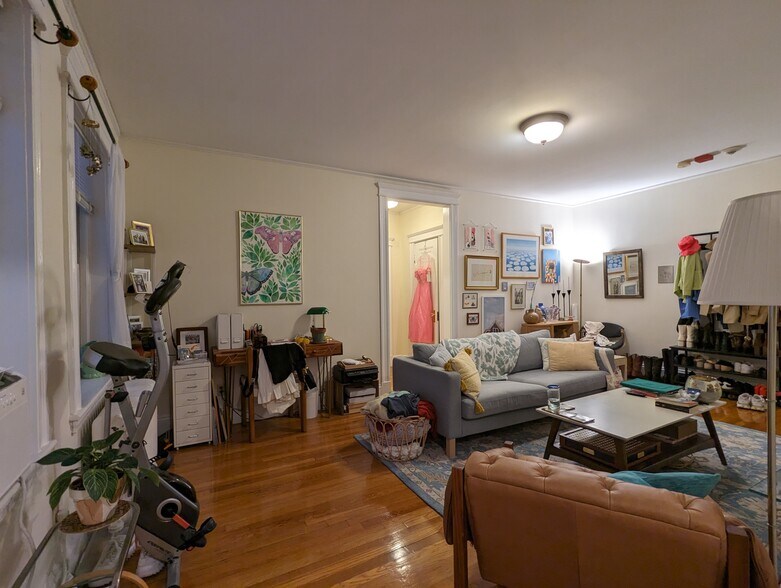 Building Photo - 854 Massachusetts Ave