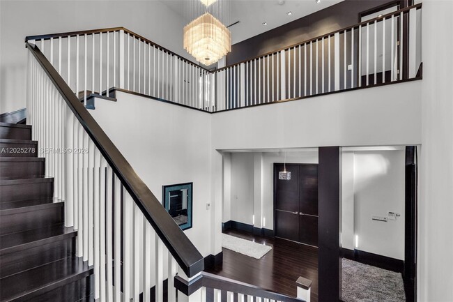 Building Photo - 760 S Mashta Dr