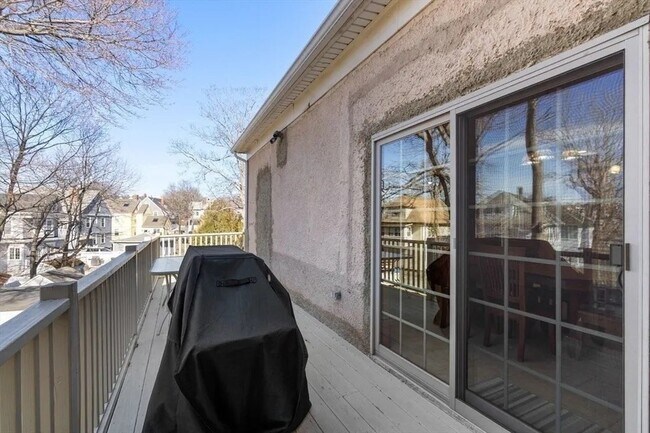 Building Photo - 106 Grovers Ave
