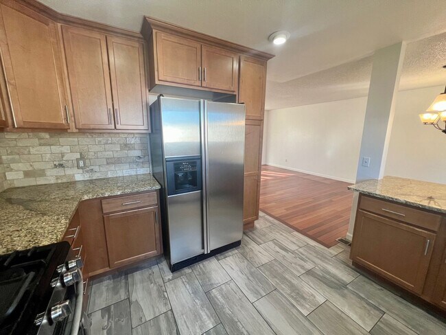 Building Photo - Spacious 3bed, 2.5 bath, Willow Park House in Aurora