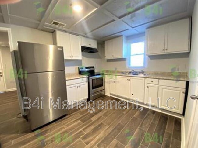 Building Photo - 8012 Green St