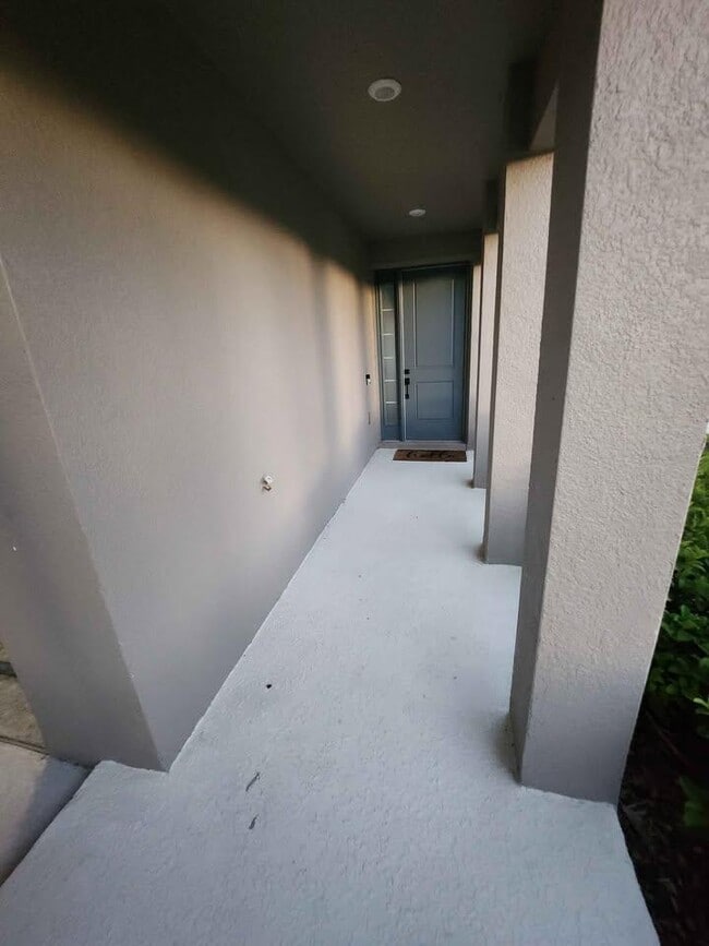 Building Photo - 913 Grand Wildmere Cove