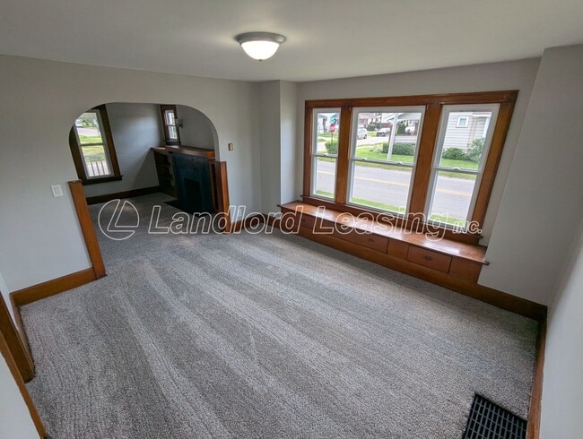 Building Photo - Fully Remodeled 3-Bedroom Colonial on Corn...