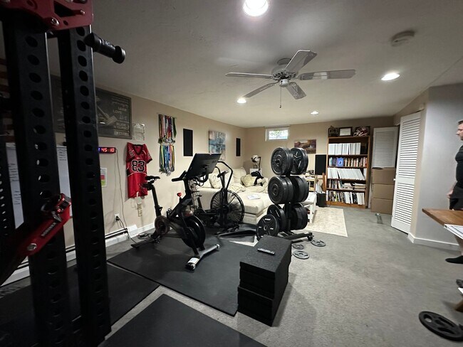 Building Photo - PRICE DROP + NO BROKER FEE....Townhouse, Central AC, 2 Parking Spots