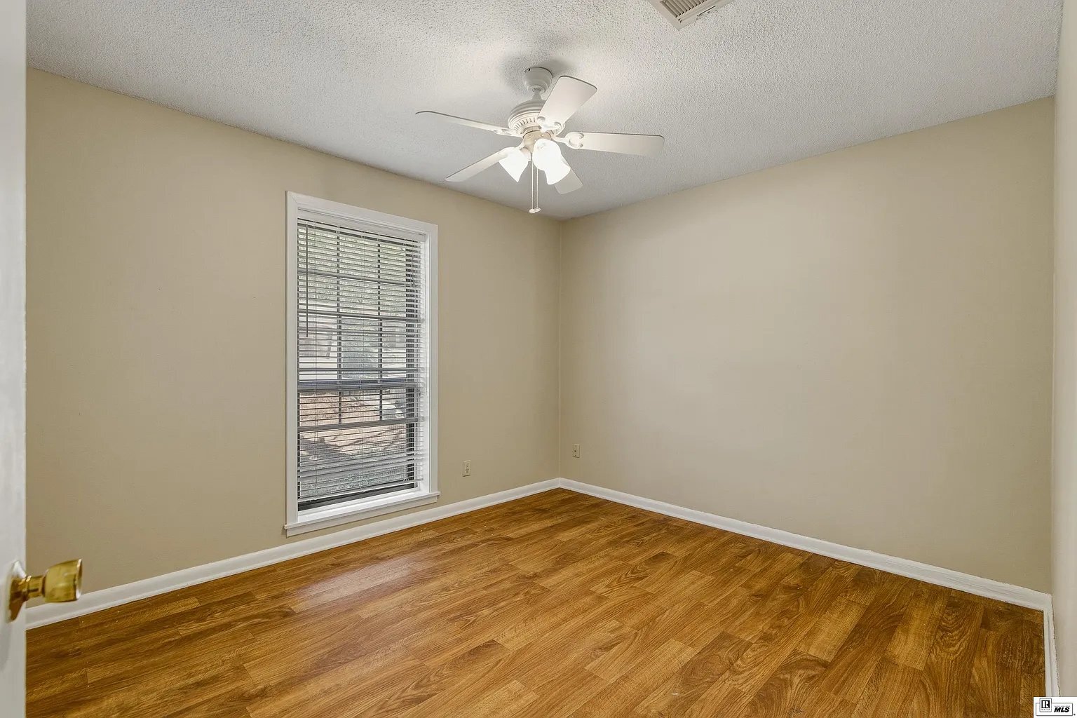 Building Photo - 128 Davis Ln