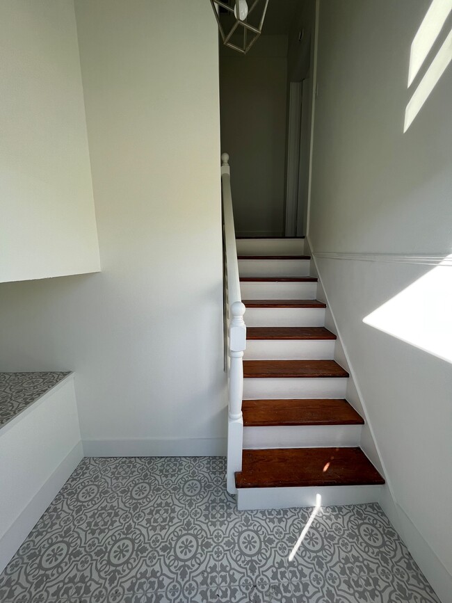 Building Photo - 5821 Catina St