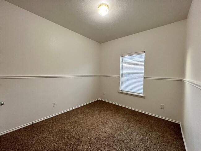 Building Photo - 703 Donny Brook Dr