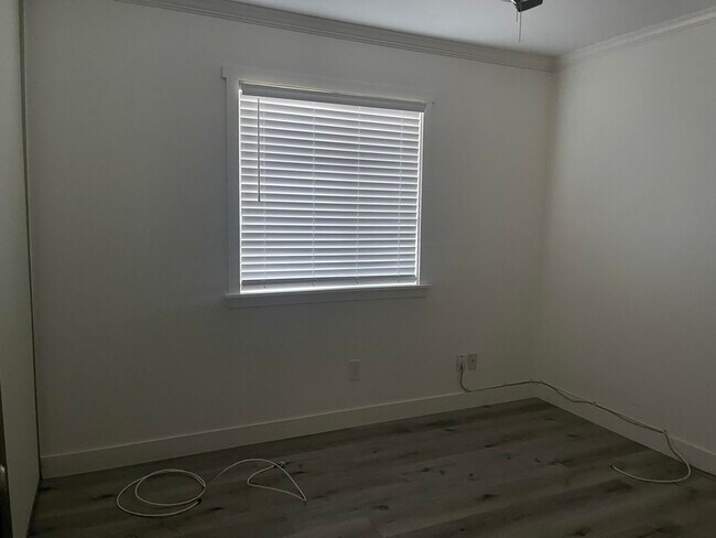 Building Photo - 53745 Avenida Diaz