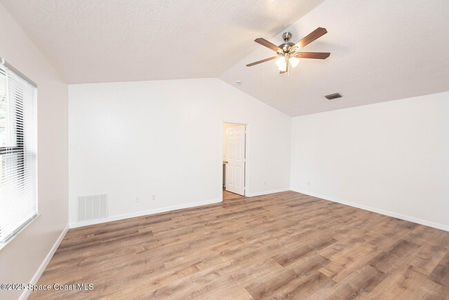 Building Photo - 2202 Appalachian Dr