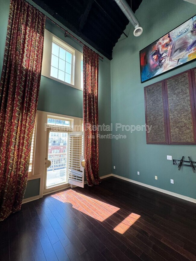 Building Photo - 264 19th St NW