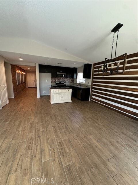 Building Photo - 29334 Linden Pl