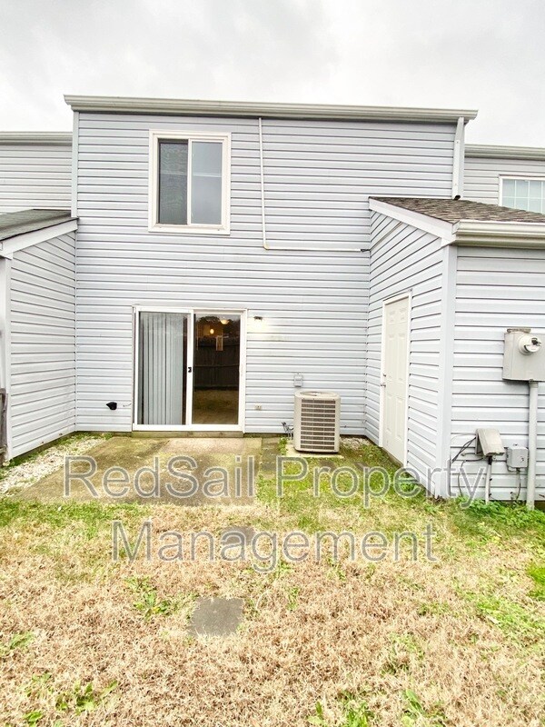 Building Photo - 8 Terri Sue Ct