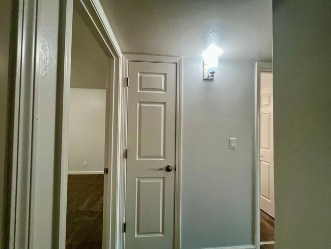 Building Photo - Modern Renovated 2-Bedroom in Santa Clara | Prime Location Near Apple, Nvidia & Major Highways