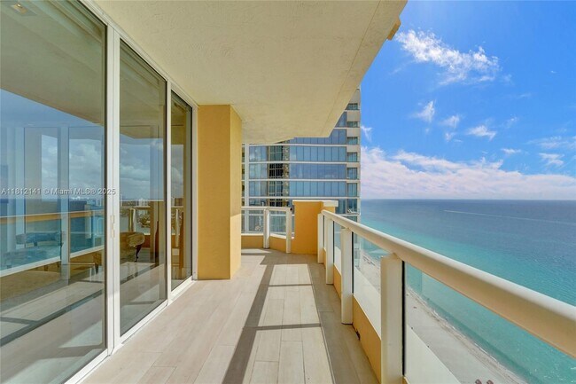 Building Photo - 17875 Collins Ave