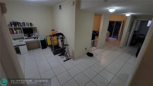 Building Photo - 7260 NW 174th Terrace