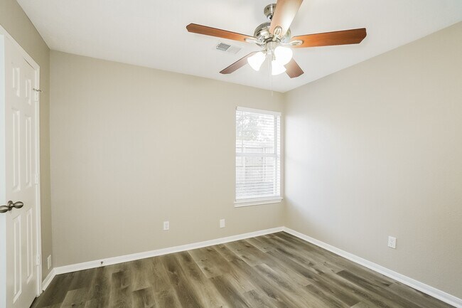 Building Photo - 22906 Sugar Bear Dr