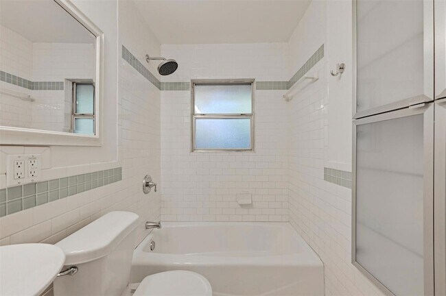 Building Photo - 707 Josephine St