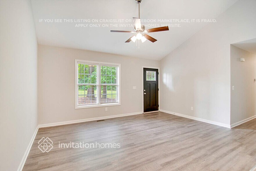 Building Photo - 428 Cloverdale Dr