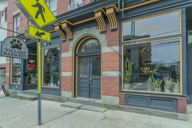 Primary Photo - 31 Main St
