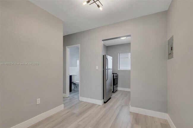Building Photo - 934 Meridian Ave