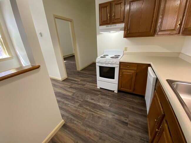 Building Photo - 124 Orange St