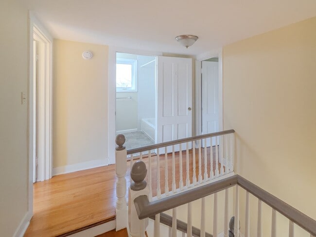 Building Photo - Spacious Renovated Colonial on The Lebanon Green