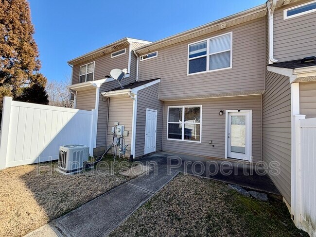 Building Photo - 14008 Lyon Hill Ln