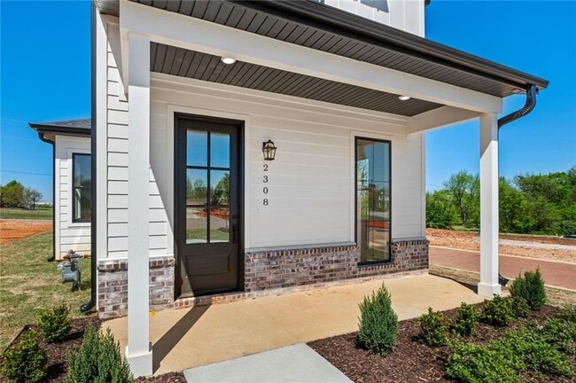 Building Photo - 2308 S 31st Pl