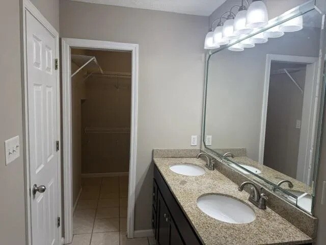 Building Photo - 978 Riverbend St